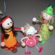 <p>Com bolas de porex de diversos diâmetros formar os bonecos.<br />Pintar com tintas acrílicas Vallejo.<br />Acrescentar os pormenores.</p>Executado por:<br /><strong>Tita </strong>- Lumiar